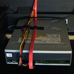 Blu-ray/DVD drive cabling